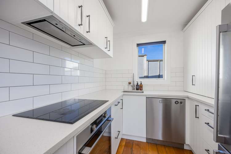 9 Roberts Road Matakatia_12