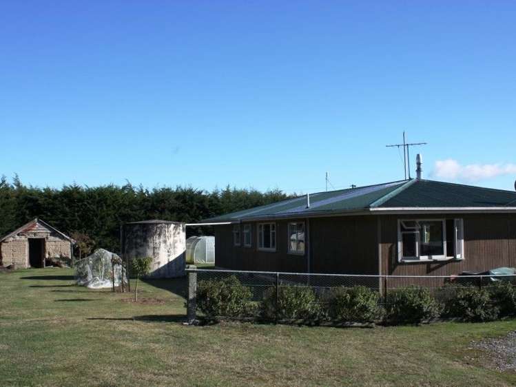 7 Cemetery Road North Clinton and Surrounds_19