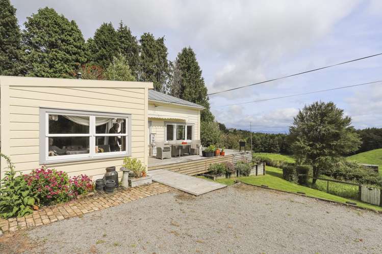 364a Rowe Road Ohauiti_2