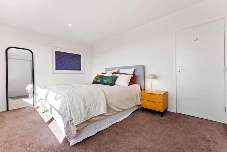 2/2 Seaview Road Milford_11