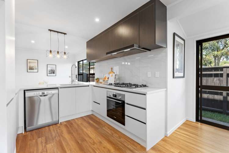 35 Ennismore Road Mount Albert_13