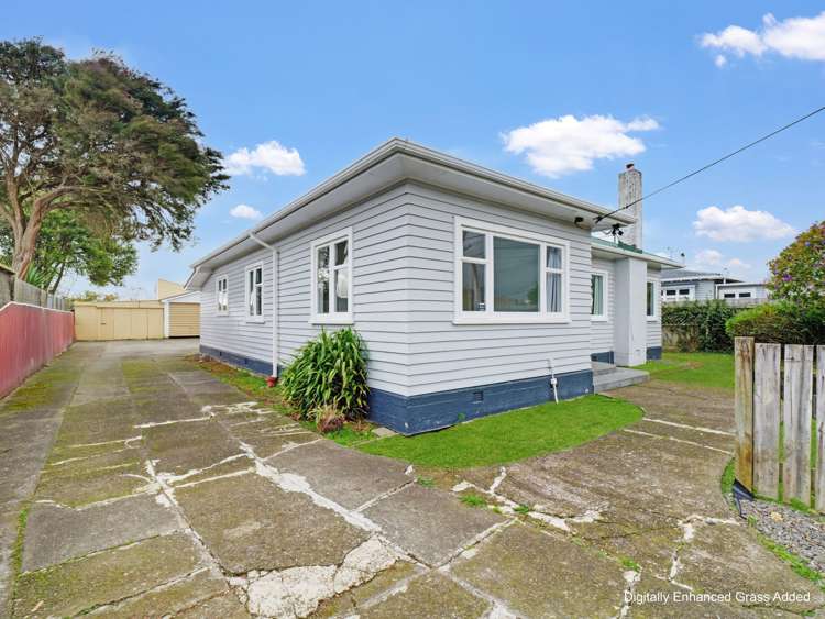595 Queen Street East Levin_14