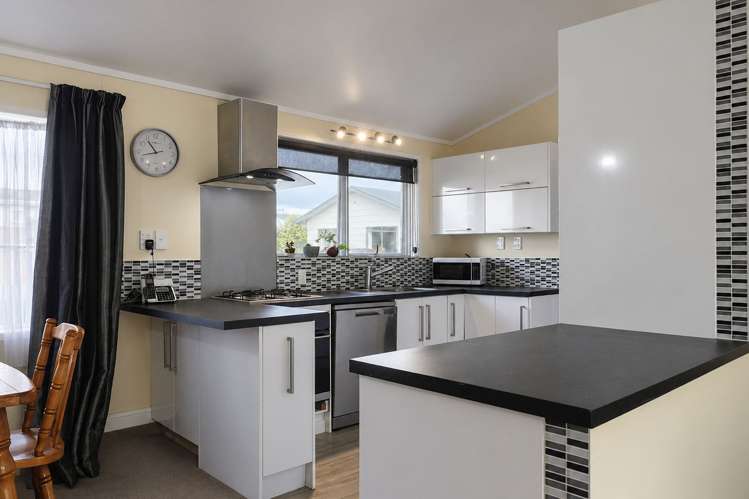 20A Whitworth Road_5