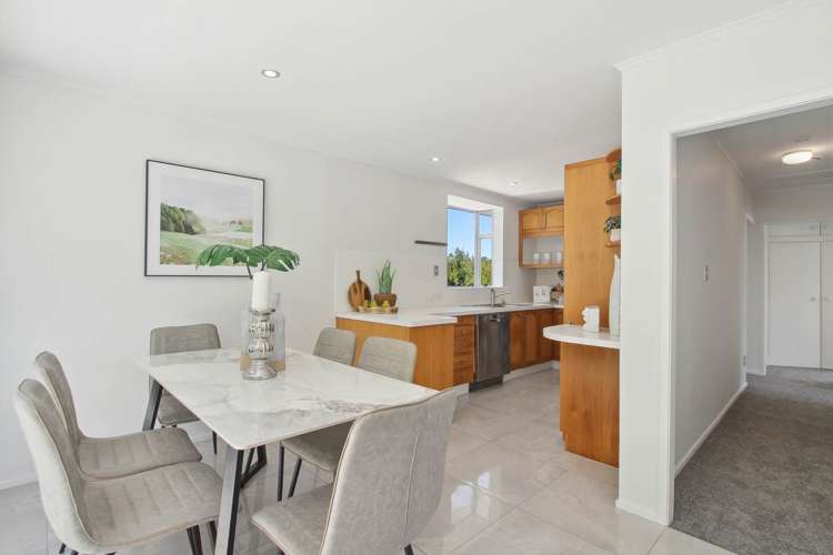 2/80 Cascades Road Pakuranga Heights_10