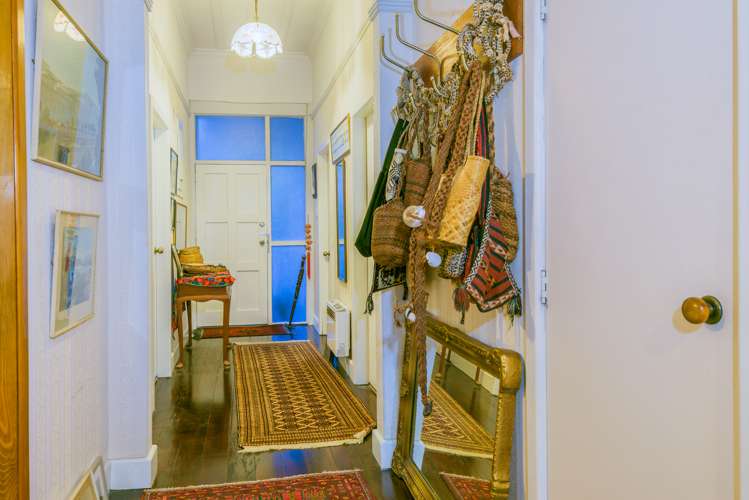 4 Lake Road Devonport_13