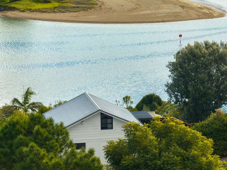 7 Bush Point Road Cable Bay_16