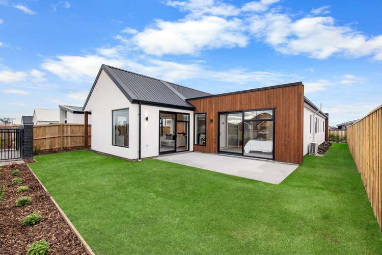 14 Foxburrow Lane Rolleston_22