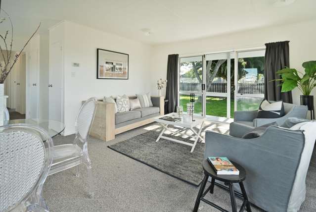 2/2 Tarbet Place Flaxmere_1