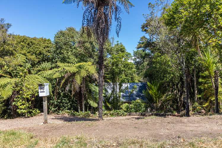 90 Queens Drive Oneroa_16