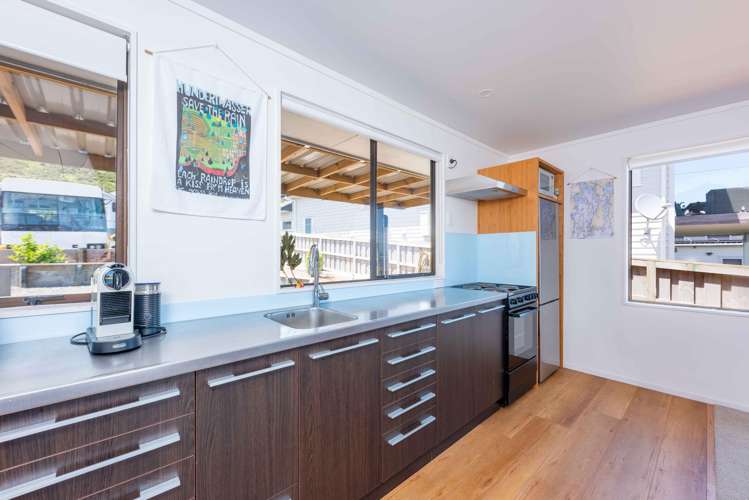 24 Taumatawiwi Street Opononi_10