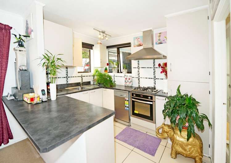 132 Solar Road Glen Eden_6