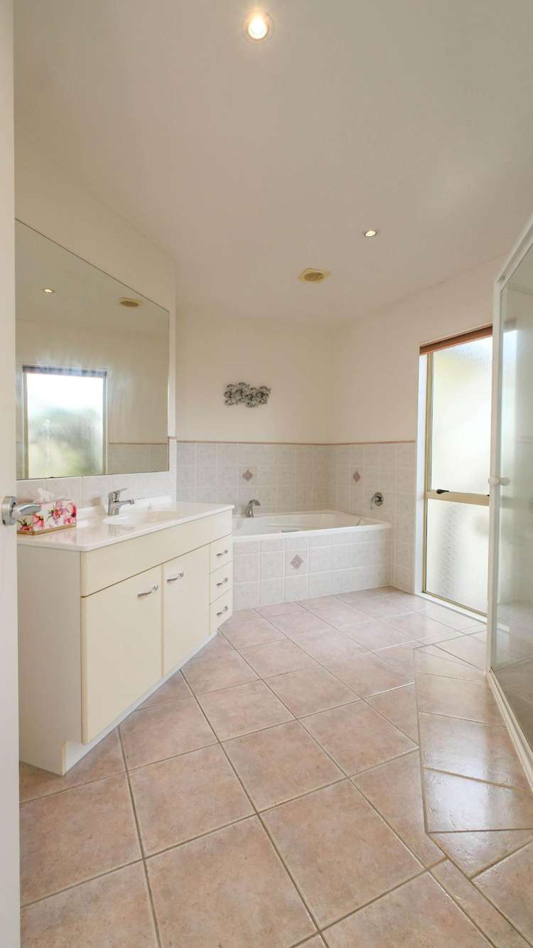 11 Hogarth Rise West Harbour_12