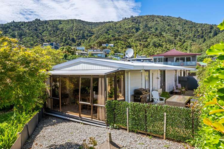 2a Seaview Crescent Picton_12
