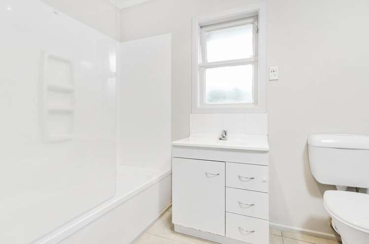 5 Durham Street Te Atatu Peninsula_11