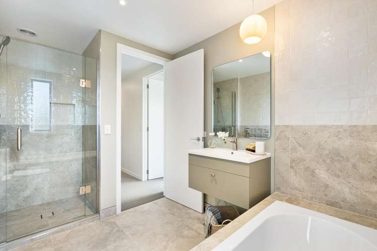 6 Cassino Terrace Mount Albert_14