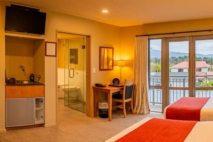 15 Main Road Fox Glacier_7