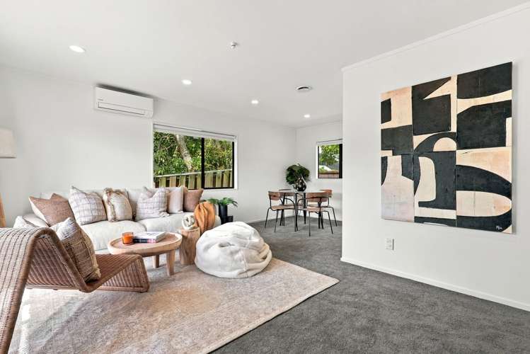 2/53 Lavery Place Sunnynook_1