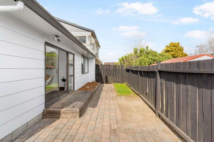 2/56 Challen Close Conifer Grove_8