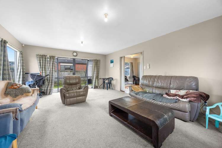 2/49 Clevedon Road Papakura_4