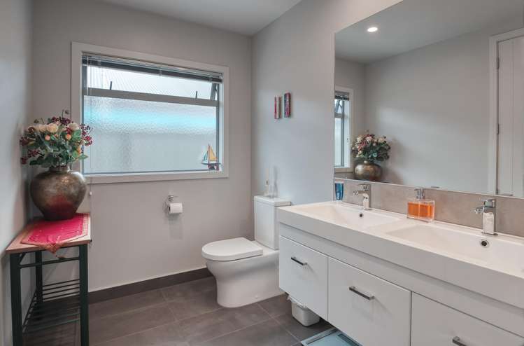 36 Pelorus Avenue Poraiti_11