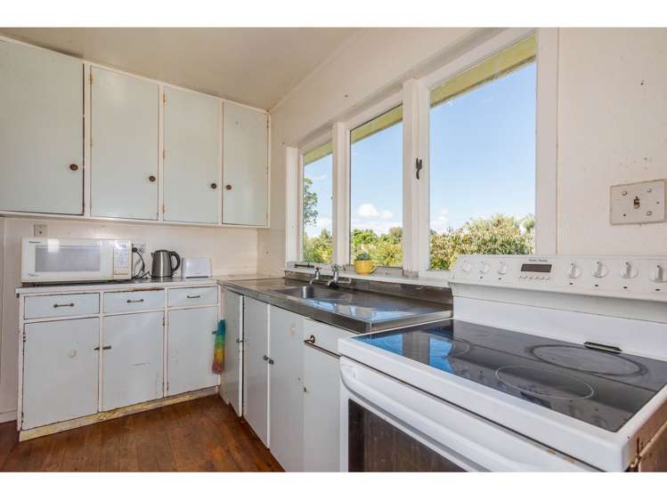 8 Grendon Road Titirangi_7