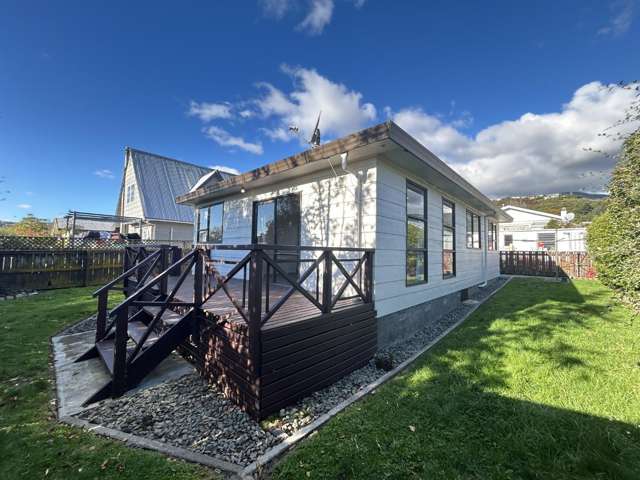 Sunny three bedroom home in Stoke - Ready Soon!