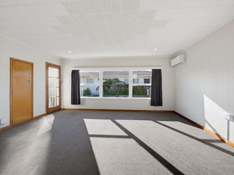 1/7 Tennyson Crescent Stoke_3