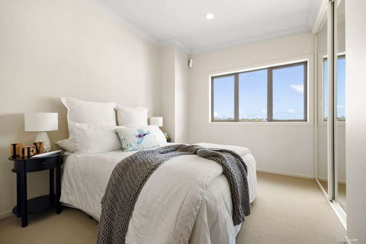 52/21 Hunters Park Drive Three Kings_11