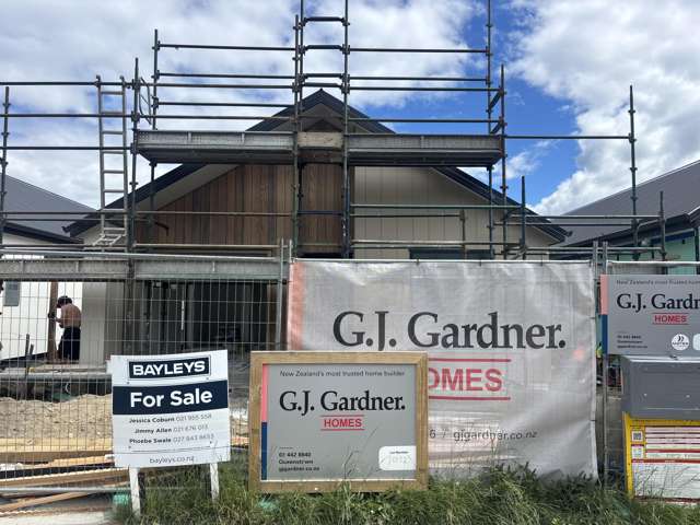 Three bedroom home with ducted and underfloor!