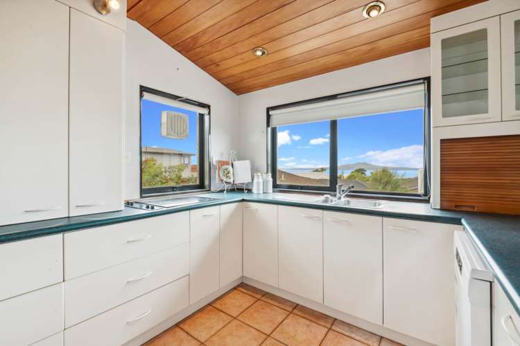 2/2 Marama Street Castor Bay_7