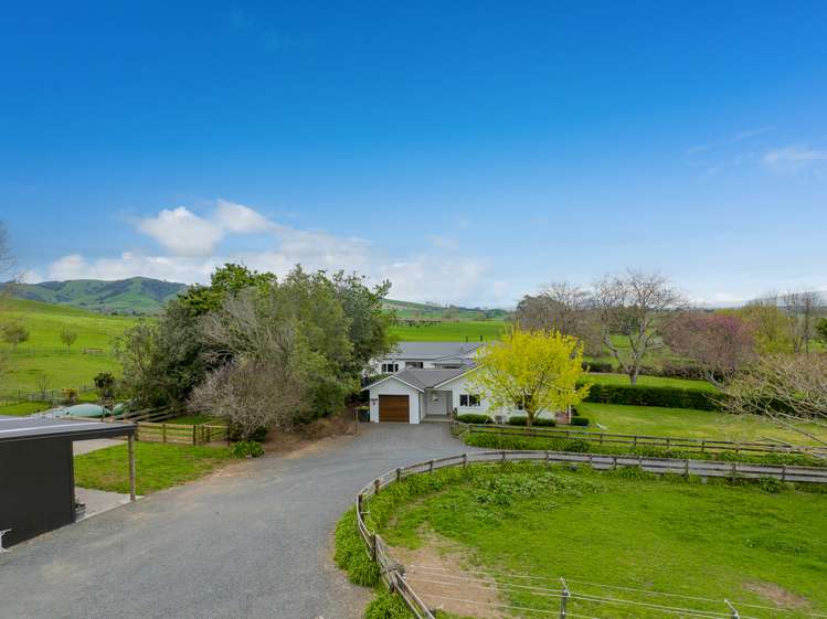 98 Hewson Road Rotoorangi_19