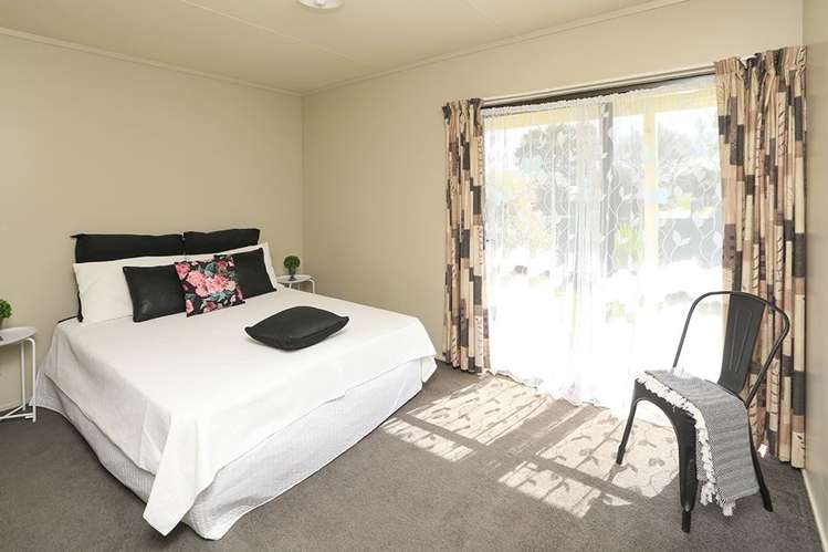 67b Kahikatea Drive Melville_13