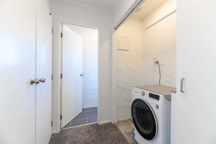 2/109 Target Road Totara Vale_16