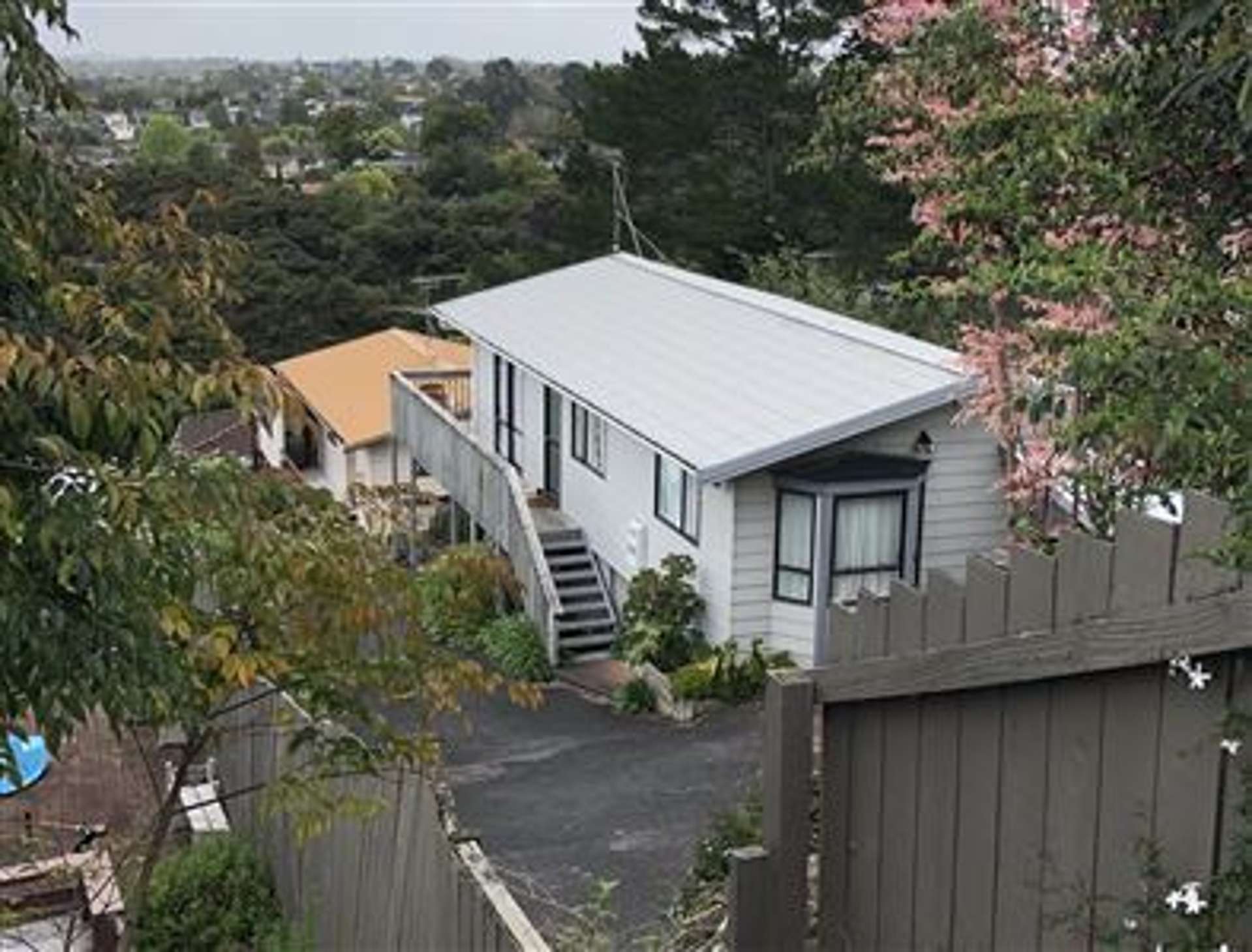 1/51b Sunset Road Totara Vale_0