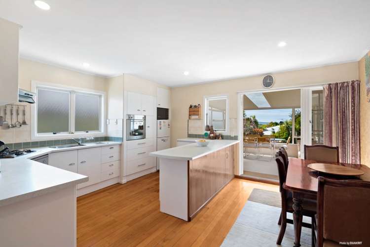 12 Ayrton Street Te Atatu South_11