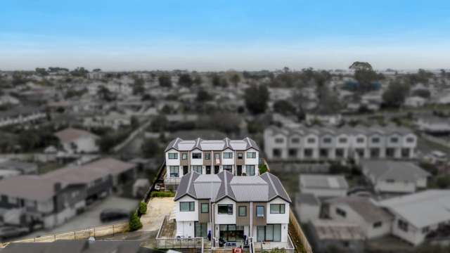 2/15 Rush Place Mangere_3