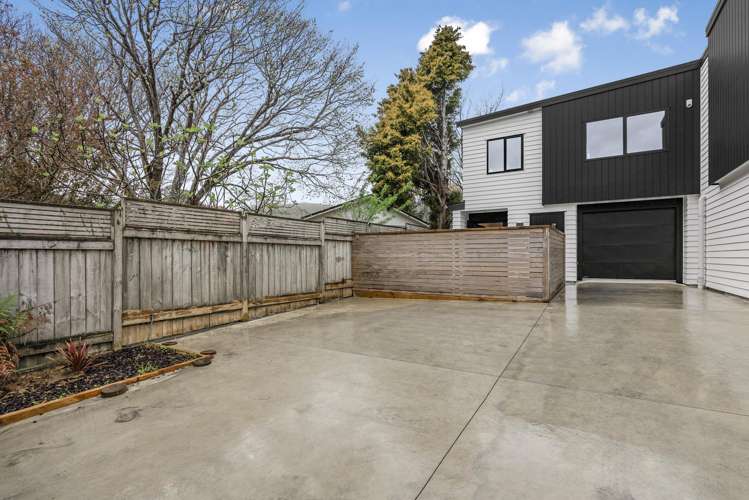 15A Rowe Parade Wainuiomata_21
