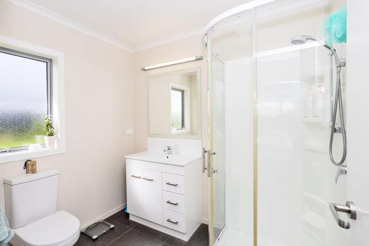 21 Sunrise Drive Seaward Bush_13