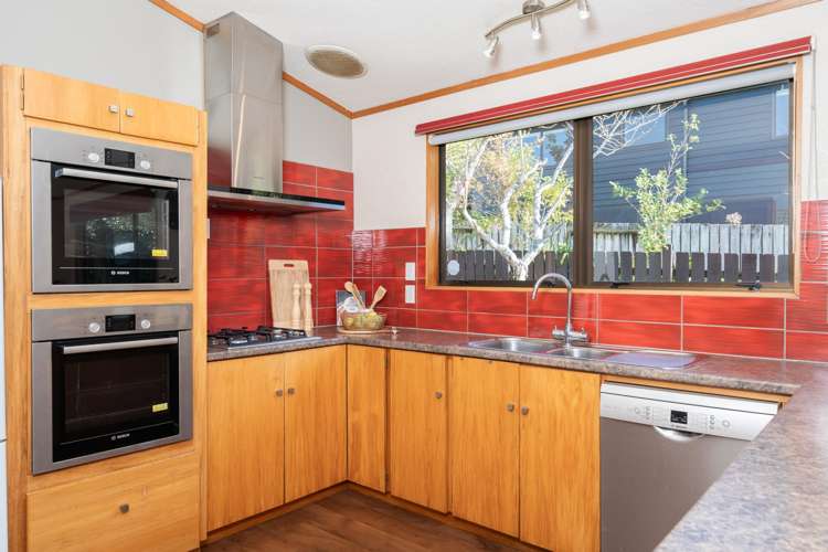 11 Duval Grove Tawa_7