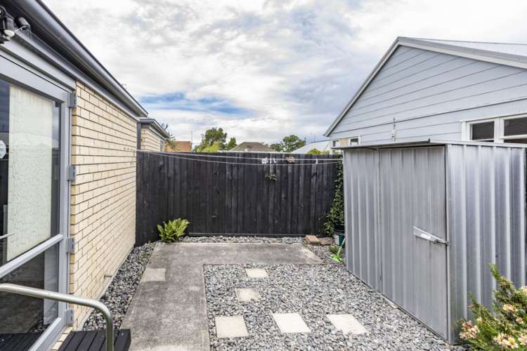 1/8 Evatt Street Bryndwr_14