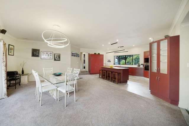 Stunning home, Stunning Location!