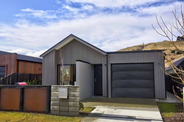 7 Lorne Street Dalefield/Wakatipu Basin_2