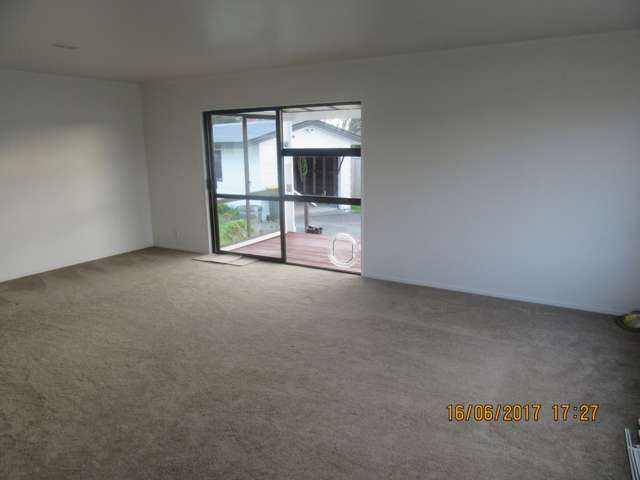 9 Doment Crescent Orewa_3