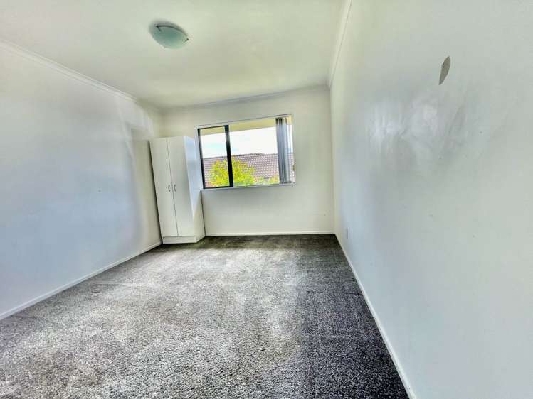 8 Earnslaw Crescent Clover Park_8