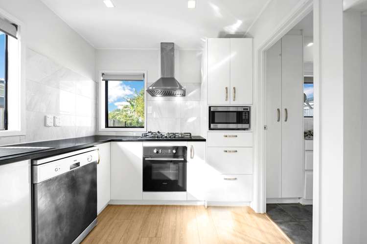 1/33 Challen Close Conifer Grove_9