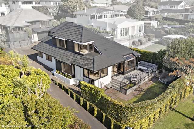 SPACIOUS CONTEMPORARY FAMILY LIVING.