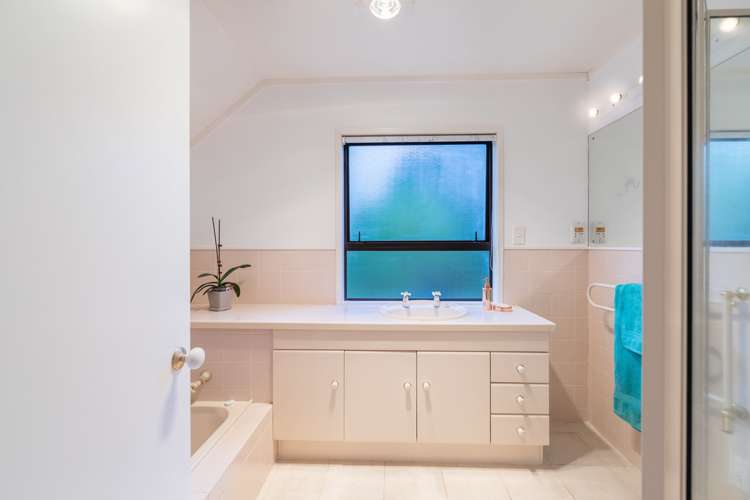 2 Daffodil Street Titirangi_15