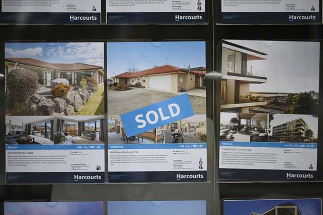 Tony Alexander: Rate hike rumours put brakes on the housing market