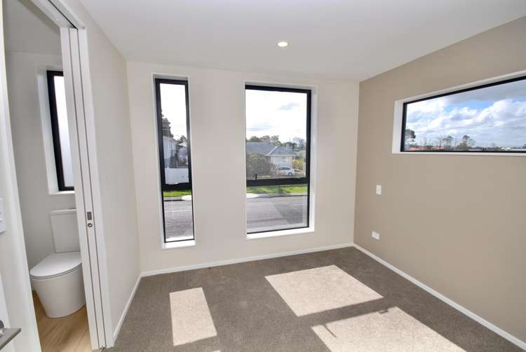 2/139 Tirimoana Road Te Atatu South_7
