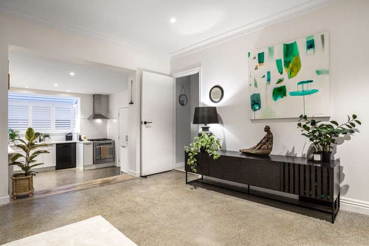 32 Russell Street Stanley Point_5